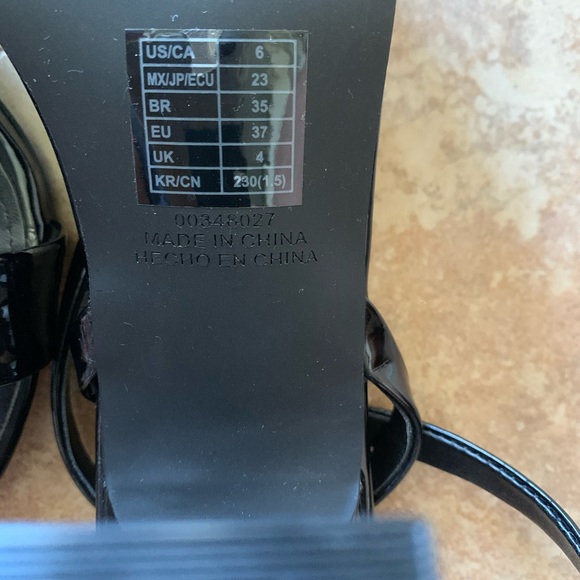 Sandals - Picture 5 of 5